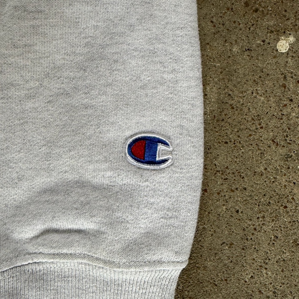 Champion Reverse Weave Binghamton University Crewneck in Grey Size Small Vintage - Picture 4 of 7